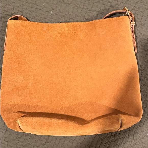 Madewell - The essential bucket tote in suede - dark caramel - Picture 4 of 6